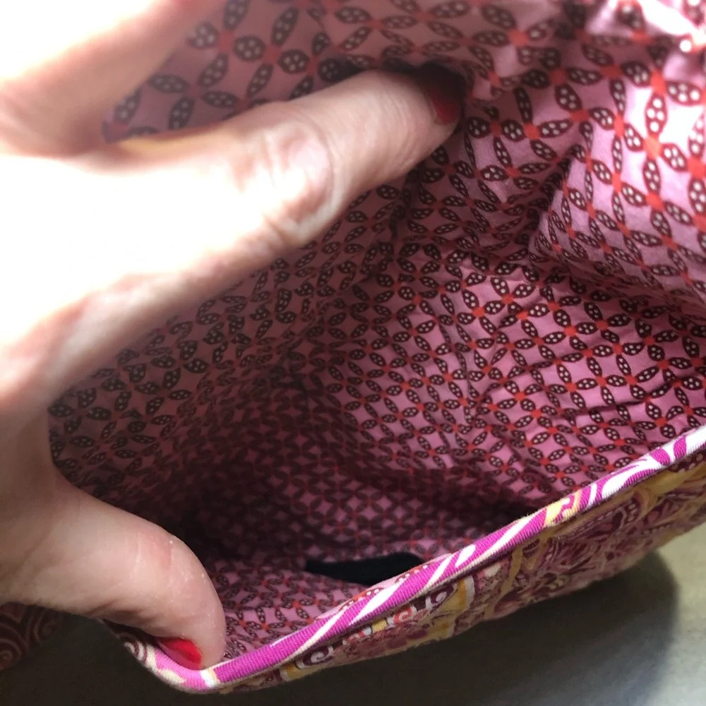 VERA BRADLEY BALI GOLD SMALL BACKPACK, PREOWNED CONDITION - Picture 8 of 16